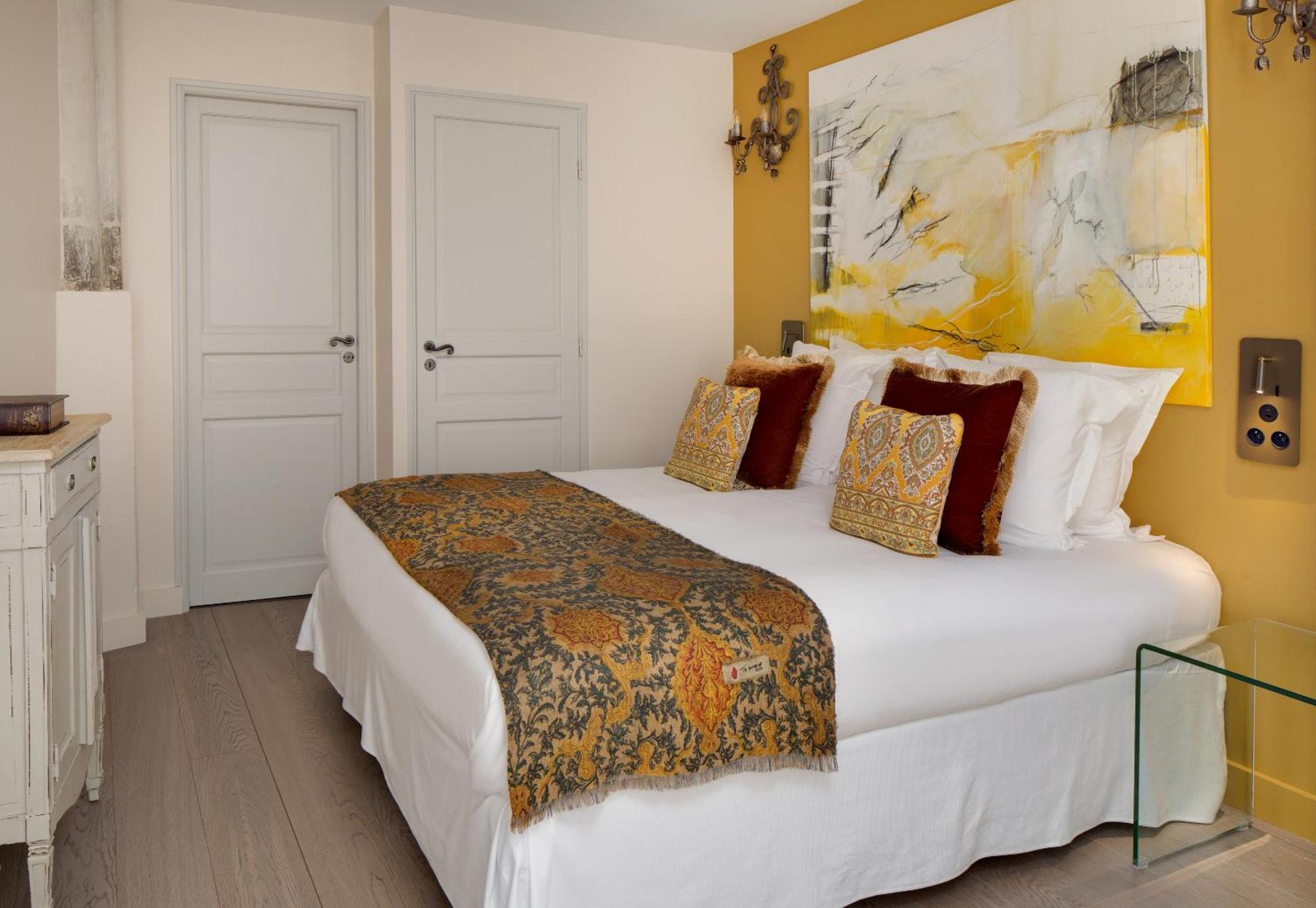 Bed & Breakfast La Maison Des Augustins 4 Stars Et Fitness Avignon