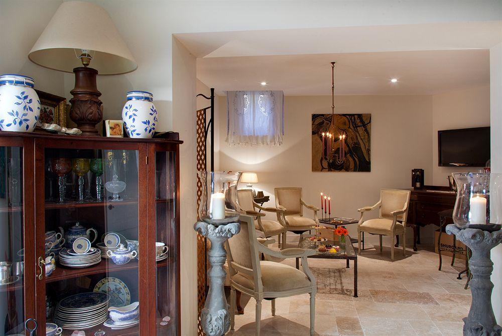 La Maison Des Augustins 4 Stars Et Fitness Bed & Breakfast 4*