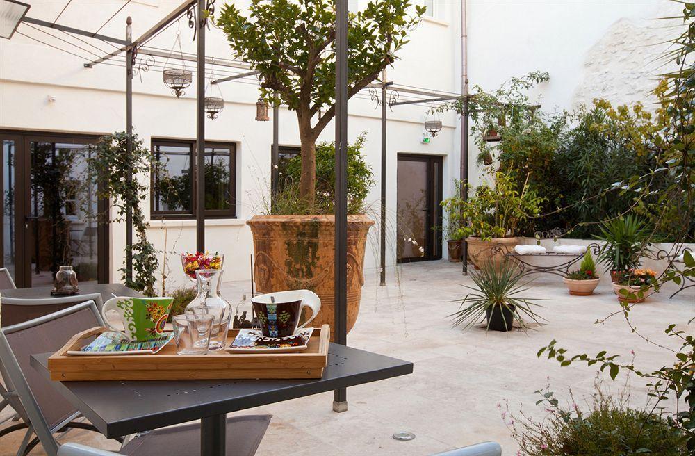 Bed & Breakfast La Maison Des Augustins 4 Stars Et Fitness Avignon